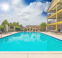 Super 8 by Wyndham Metairie - USA Accommodation
