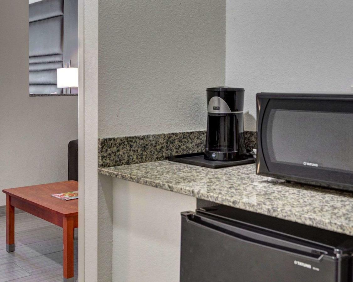 Comfort Suites Denham Springs - thumb 20