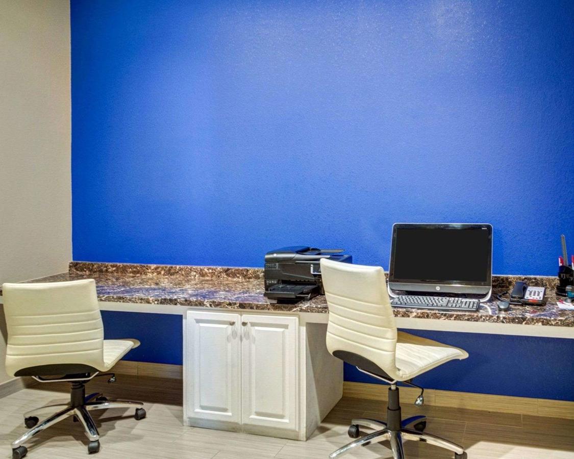 Comfort Suites Denham Springs - thumb 10