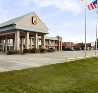 Super 8 by Wyndham New Iberia - Tourism Bookings