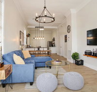 NEW Revived NOLA Home Near Everything - Tourism Bookings