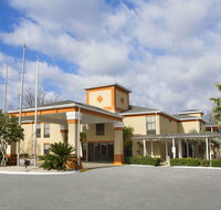 Days Inn & Suites by Wyndham Kinder - USA Accommodation