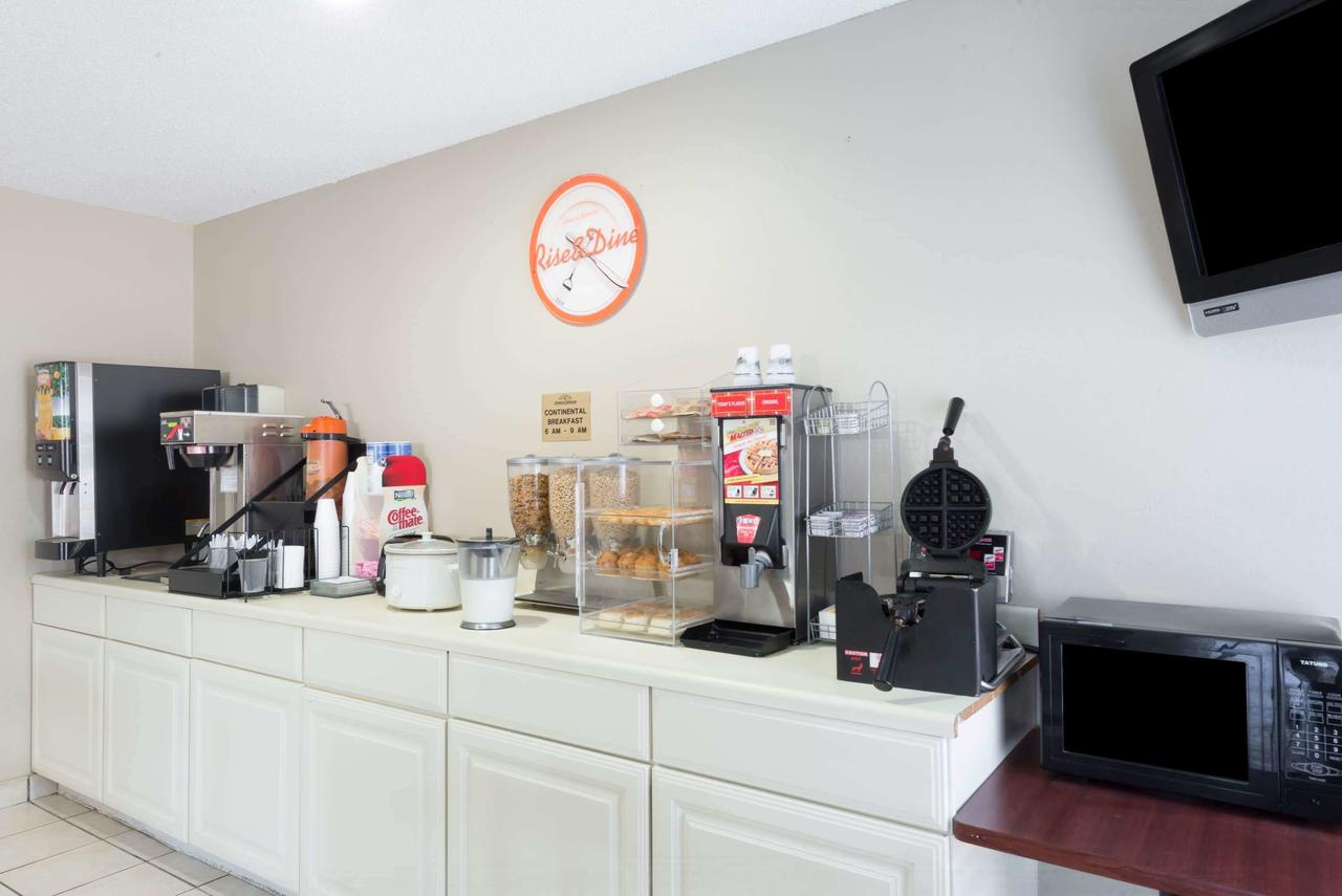 Howard Johnson By Wyndham Iowa LA - thumb 4