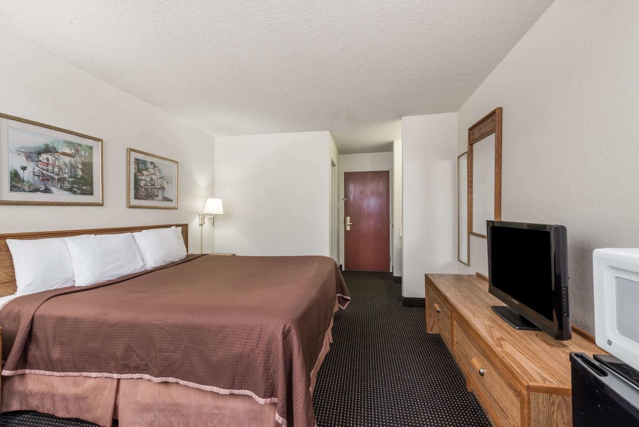 Howard Johnson By Wyndham Iowa LA - thumb 2