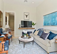 Staylooms Radiant  Renovated Home  near FQ - Tourism Bookings