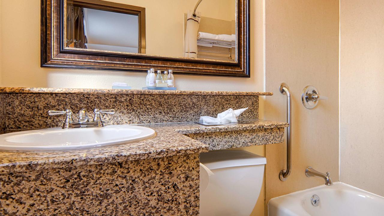 Best Western Plus St. Charles Inn - thumb 22