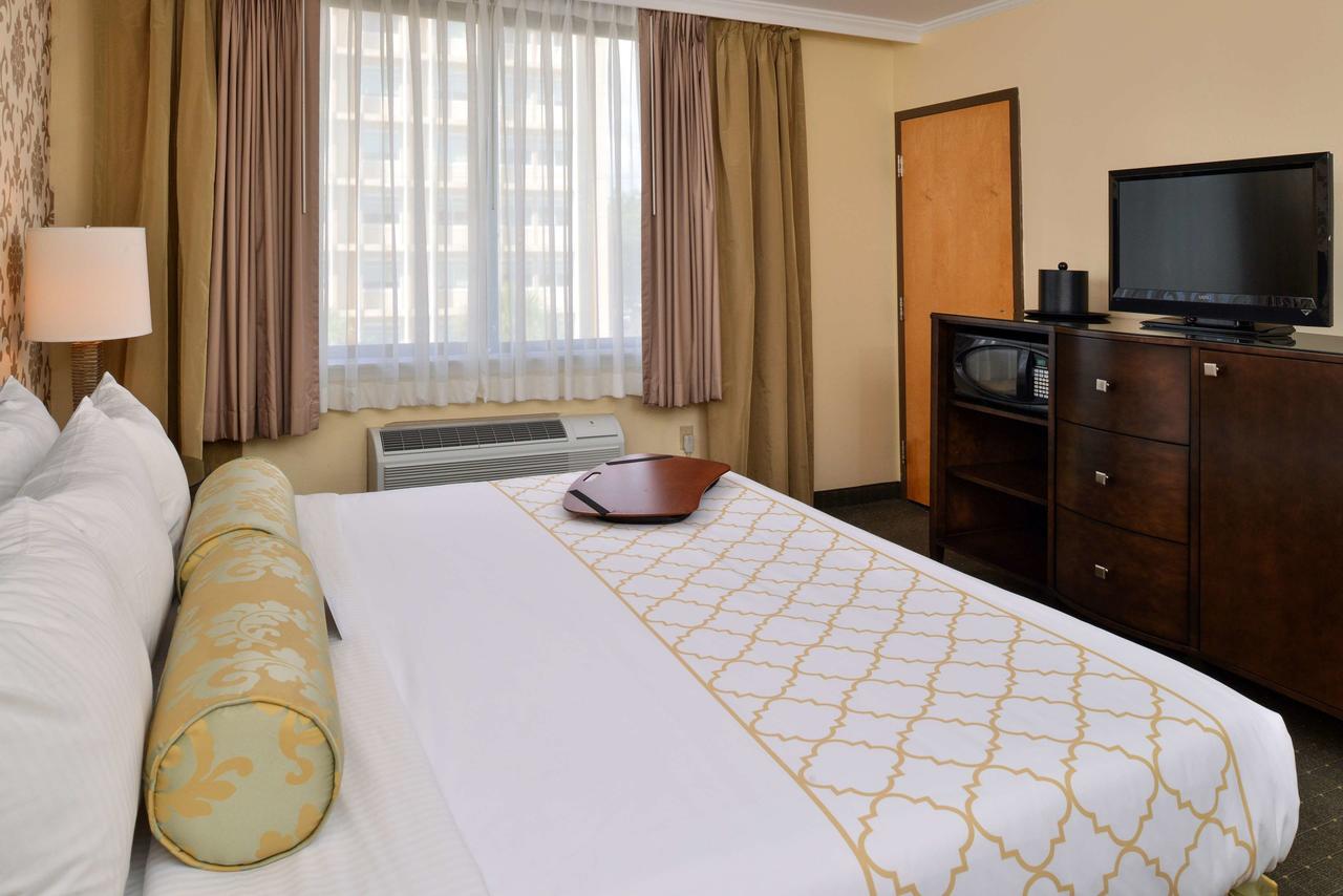 Best Western Plus St. Charles Inn - thumb 10