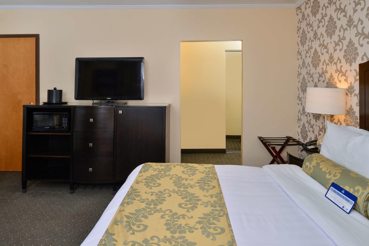 Best Western Plus St. Charles Inn - thumb 11