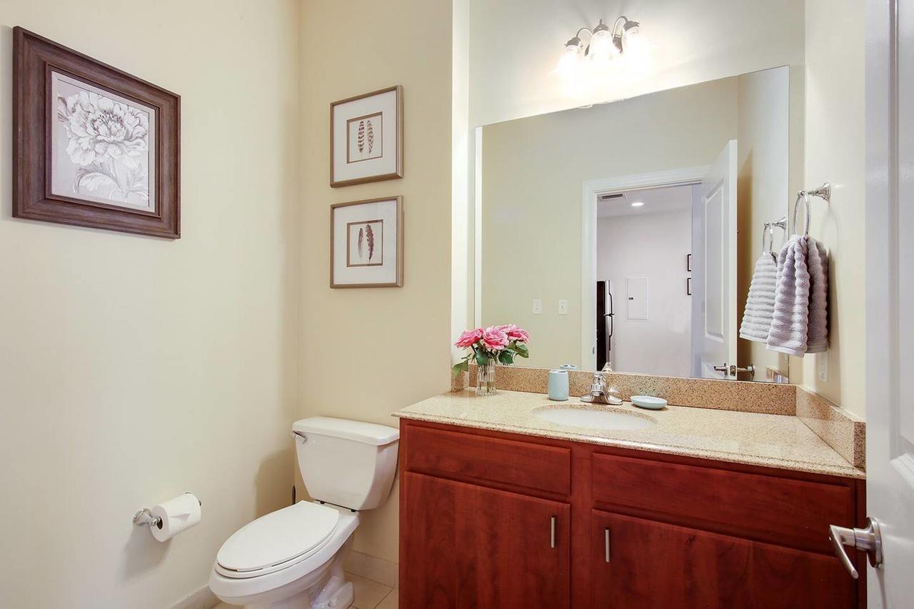 2 BEDROOM HIGH RISE PENTHOUSE- CANAL ST/FRENCH QTR - thumb 5