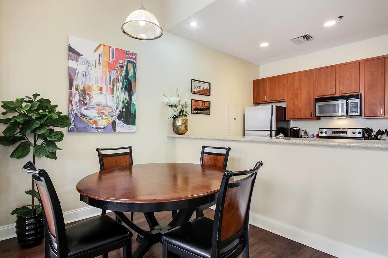 2 BEDROOM HIGH RISE PENTHOUSE- CANAL ST/FRENCH QTR - thumb 16