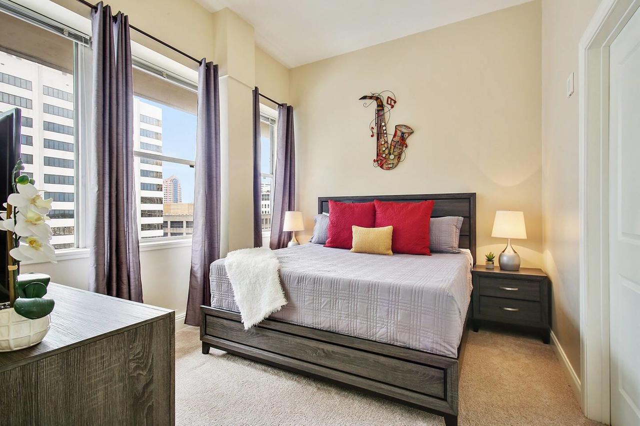 2 BEDROOM HIGH RISE PENTHOUSE- CANAL ST/FRENCH QTR - thumb 11