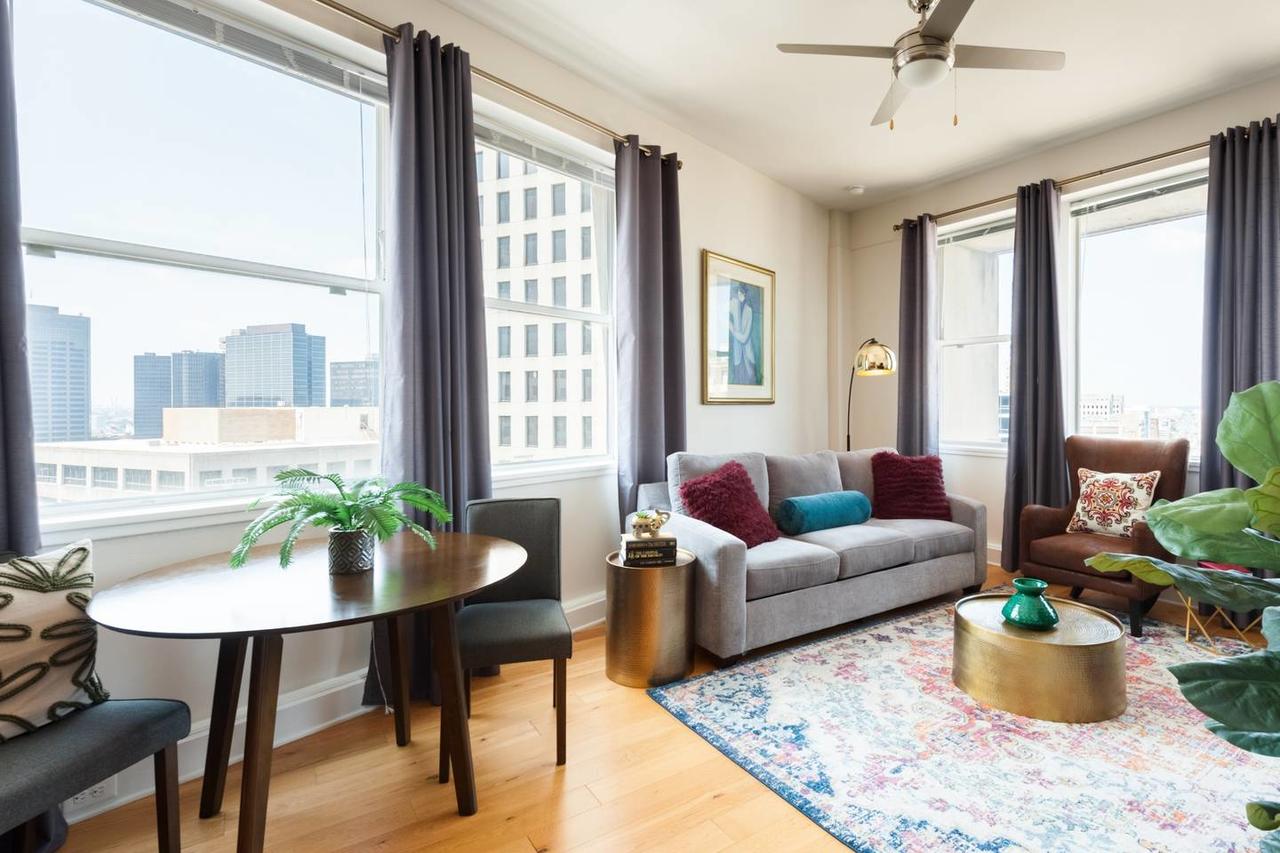 15TH FLOOR PENTHOUSE PANORAMIC CITY VIEWS CANAL ST - thumb 9