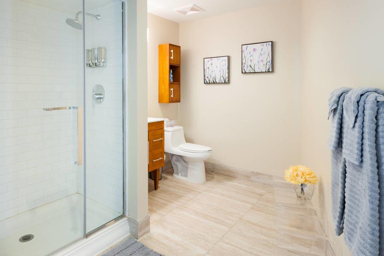 15TH FLOOR PENTHOUSE PANORAMIC CITY VIEWS CANAL ST - thumb 5