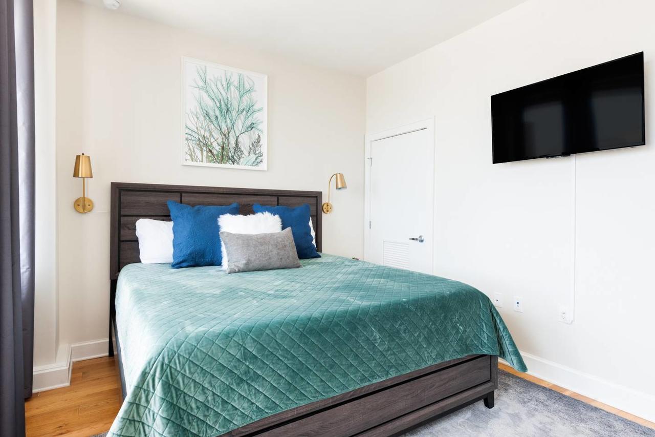 15TH FLOOR PENTHOUSE PANORAMIC CITY VIEWS CANAL ST - thumb 4