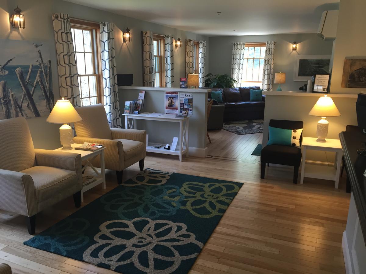 Admiral's Inn Resort - thumb 0