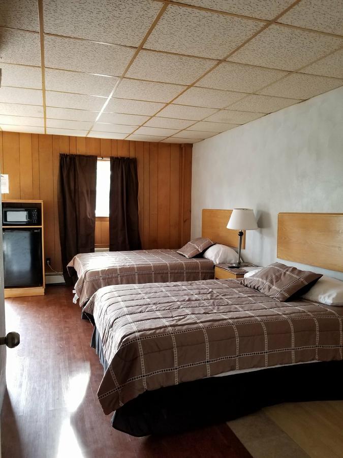 Pittsfield Motor Inn - thumb 22