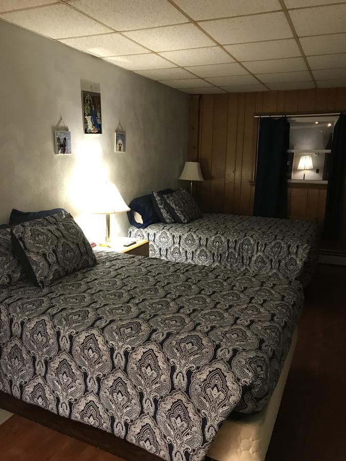 Pittsfield Motor Inn - thumb 17