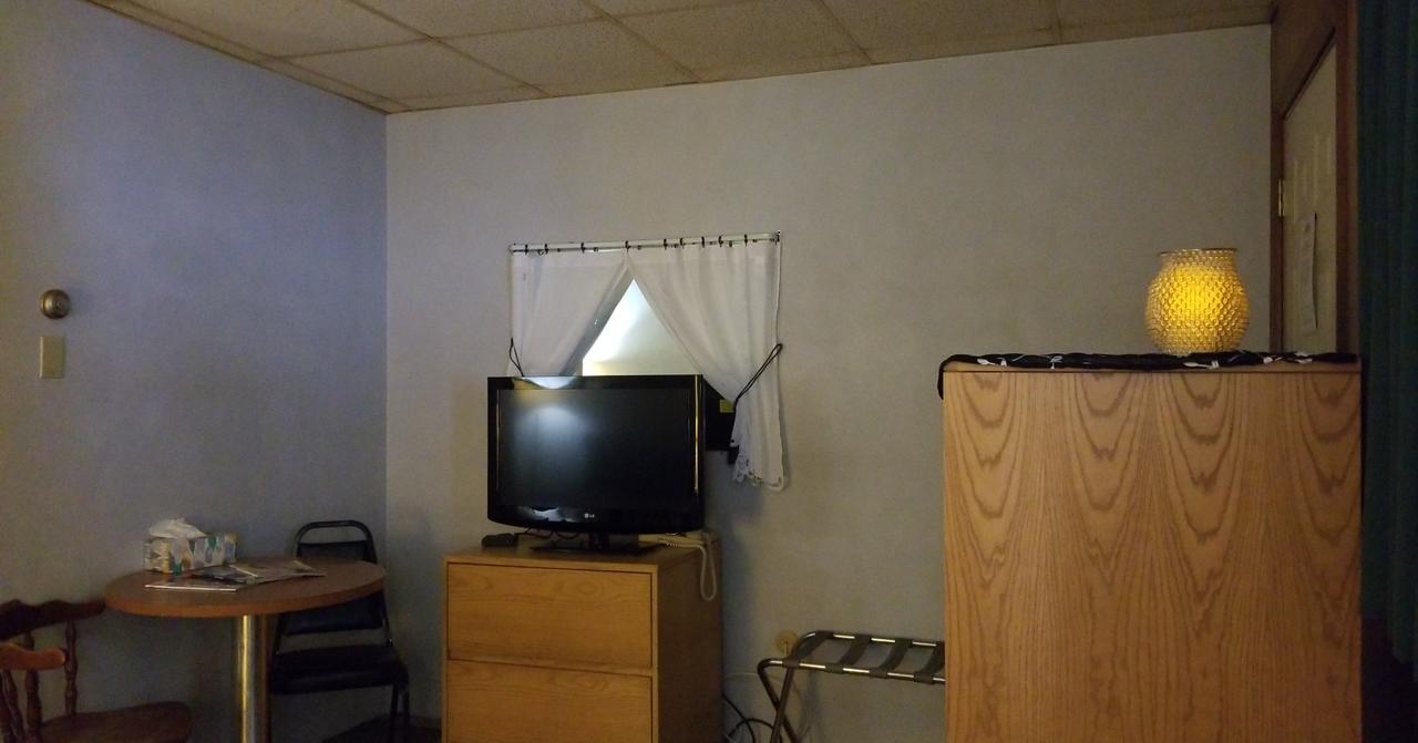 Pittsfield Motor Inn - thumb 15