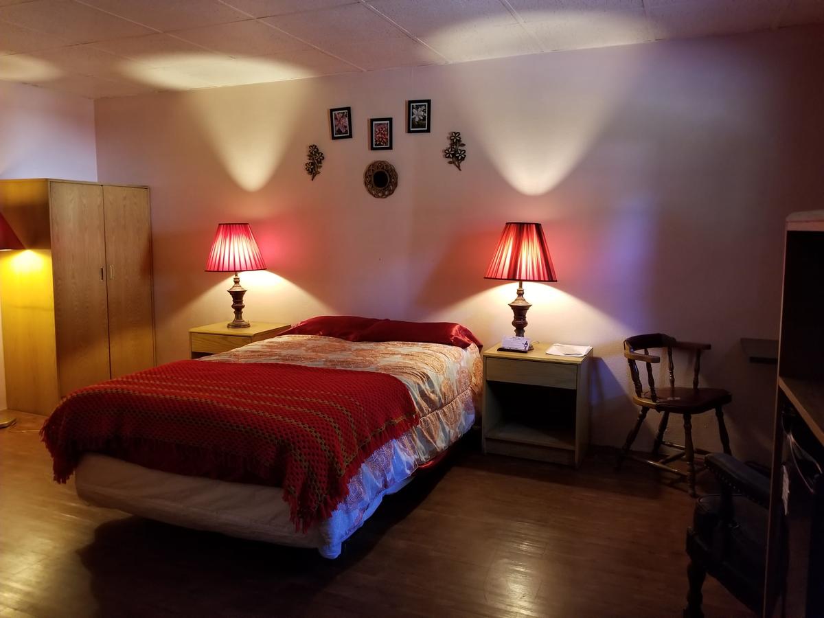 Pittsfield Motor Inn - thumb 4