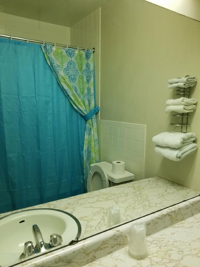 Pittsfield Motor Inn - thumb 34