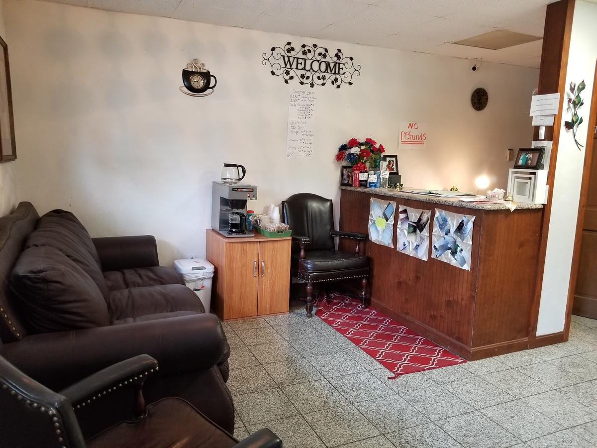 Pittsfield Motor Inn - thumb 28