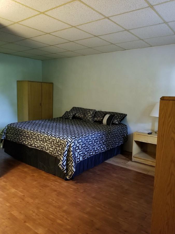 Pittsfield Motor Inn - thumb 32