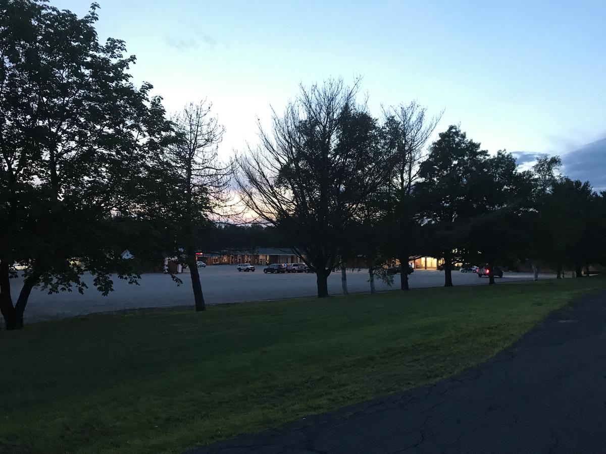 Pittsfield Motor Inn - thumb 39