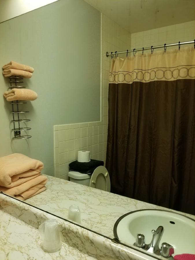 Pittsfield Motor Inn - thumb 24