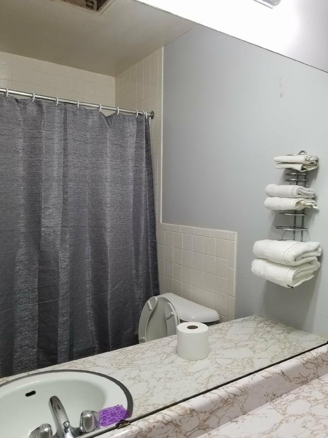 Pittsfield Motor Inn - thumb 33