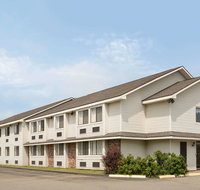 Super 8 by Wyndham Portland/Westbrook Area - Tourism Bookings