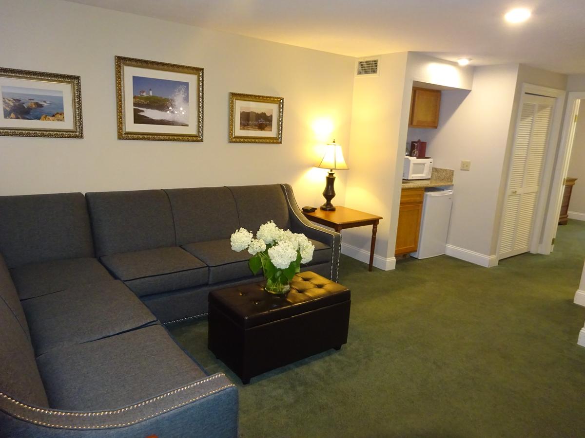 The Grand Hotel - thumb 13