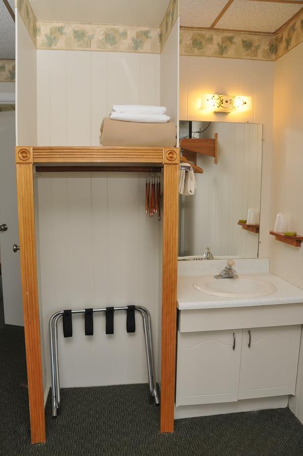 Friendship Oceanfront Suites - thumb 24