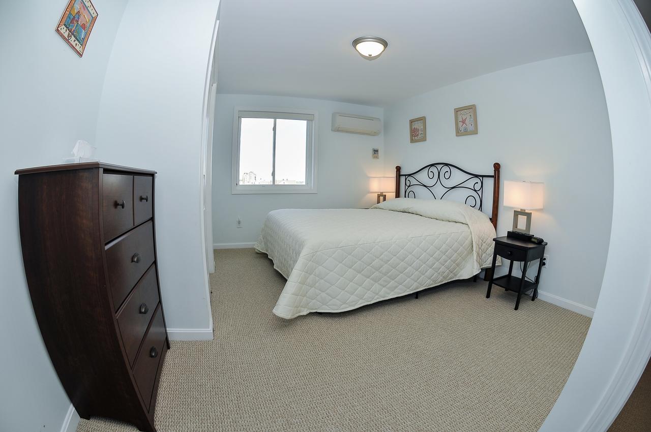 Friendship Oceanfront Suites - thumb 11