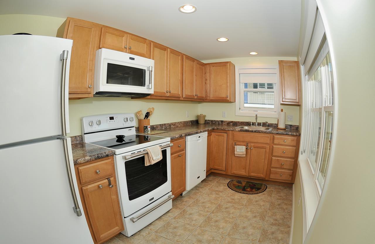 Friendship Oceanfront Suites - thumb 8