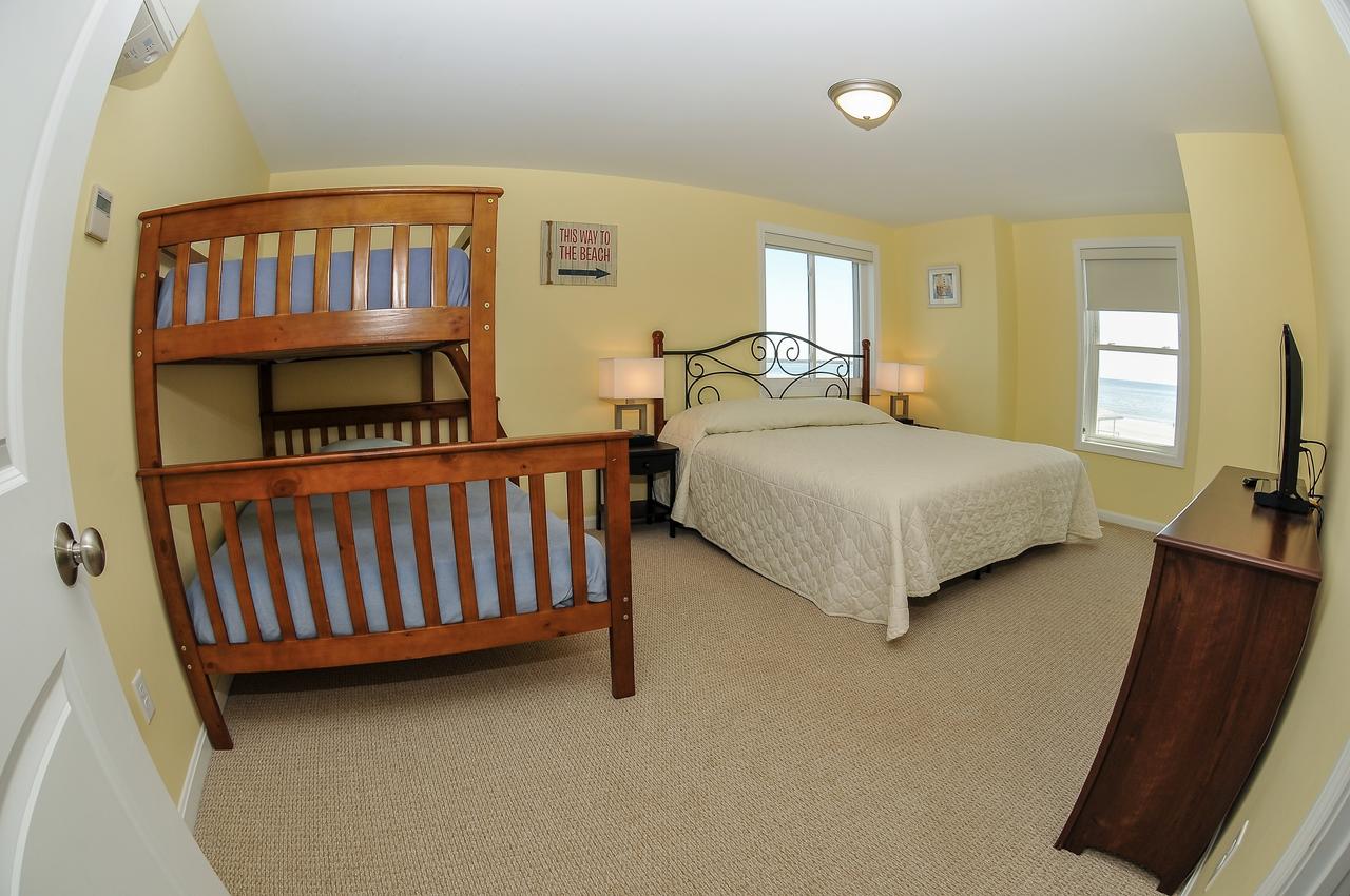 Friendship Oceanfront Suites - thumb 12