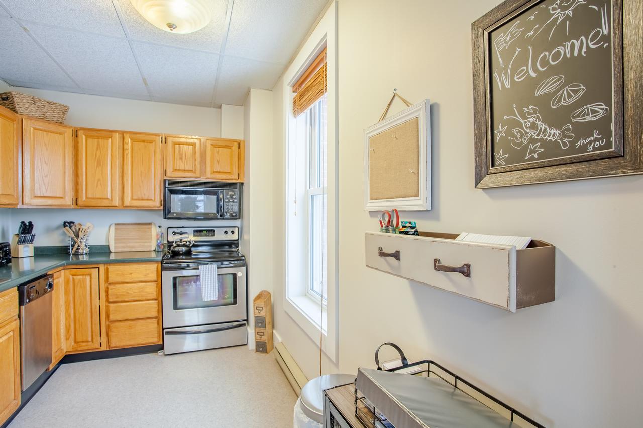 4 Commercial St Admirals Quarters Apts Apts - thumb 8