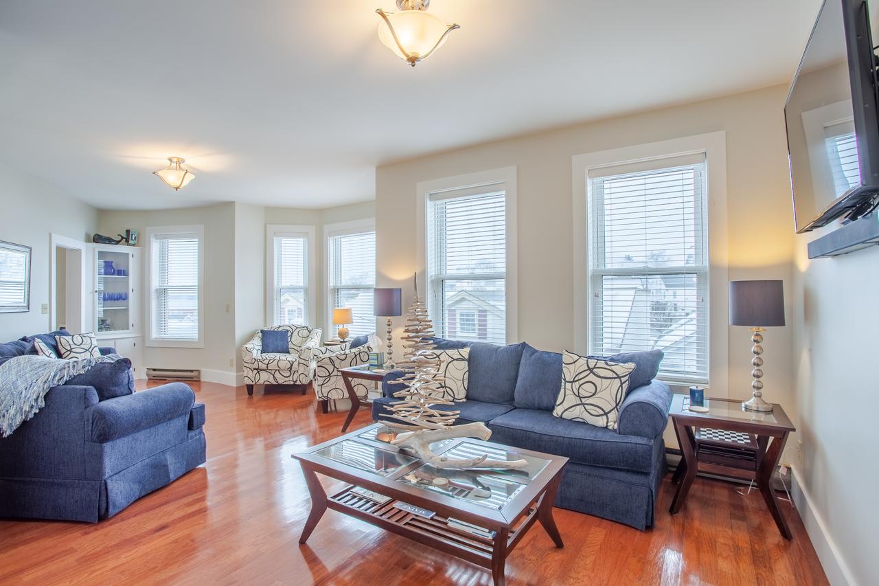 4 Commercial St Admirals Quarters Apts Apts - thumb 0