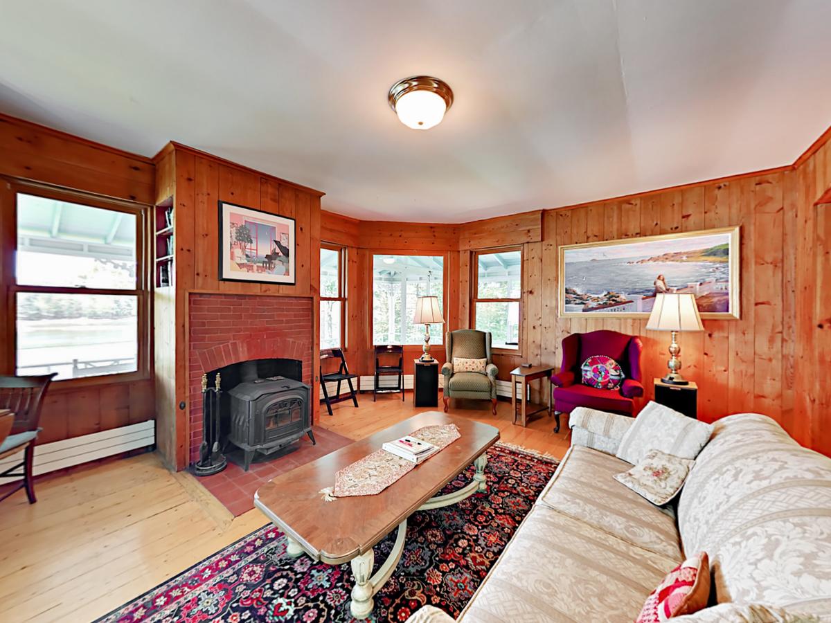 Seal Cove Home - thumb 3