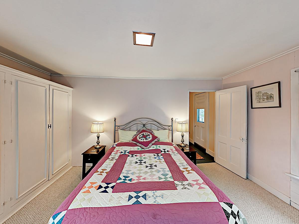 Seal Cove Home - thumb 17