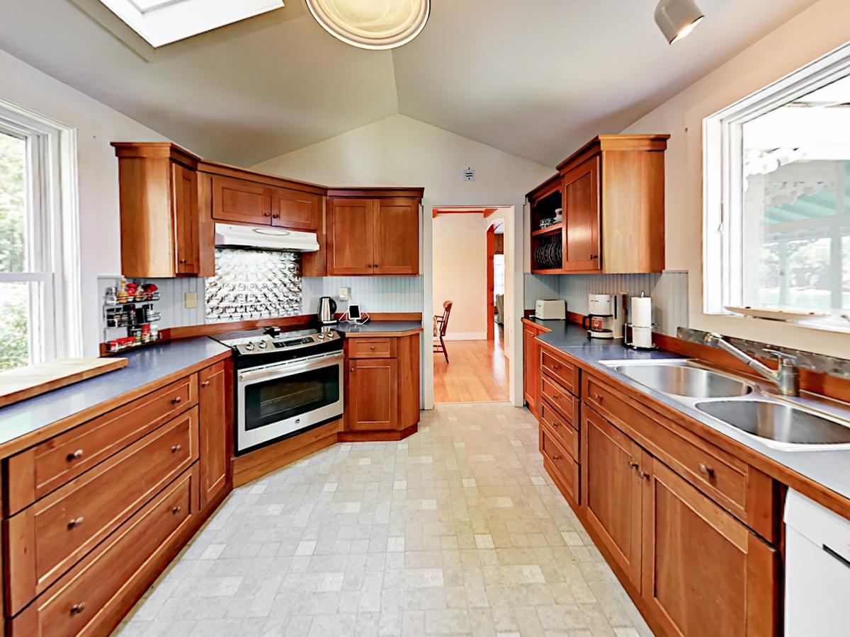 Seal Cove Home - thumb 5