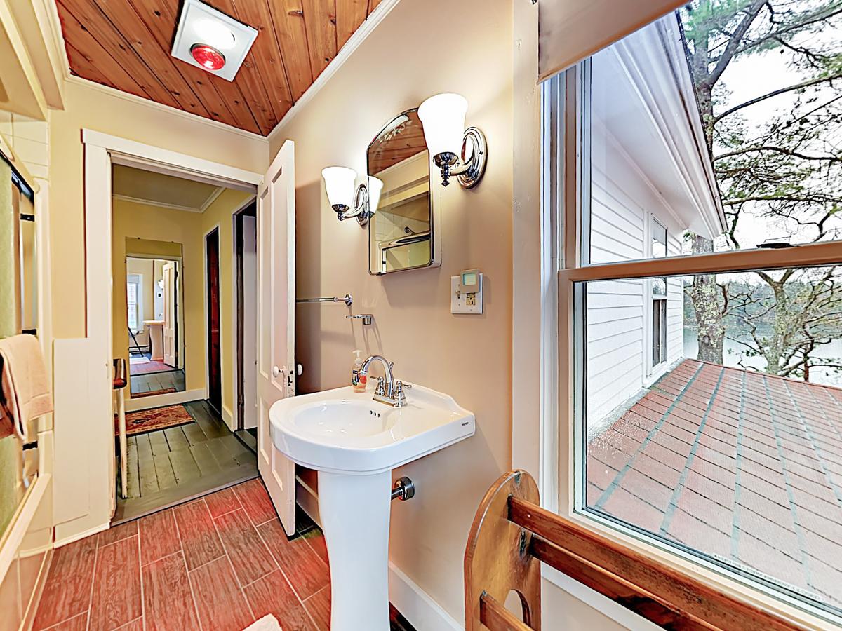 Seal Cove Home - thumb 20