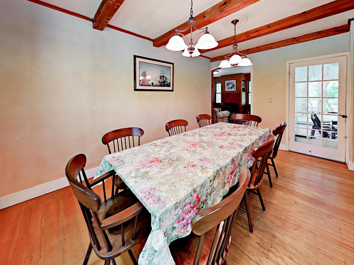 Seal Cove Home - thumb 4