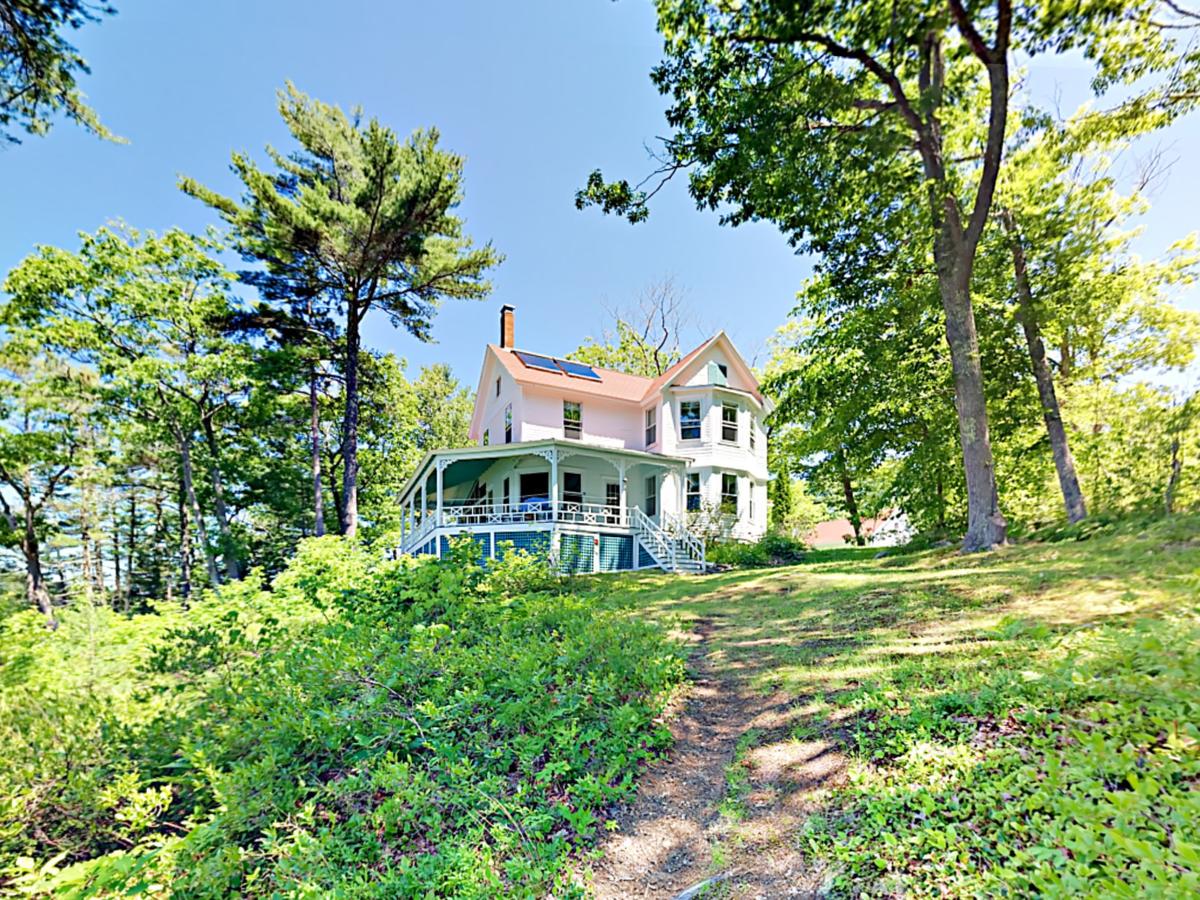 Seal Cove Home - thumb 1