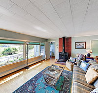 New Listing Harbor View Haven Walk To Town Dock Cottage - USA Accommodation