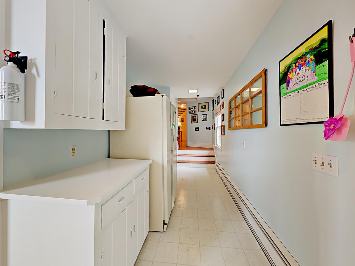 60 Middle Rd House - thumb 6