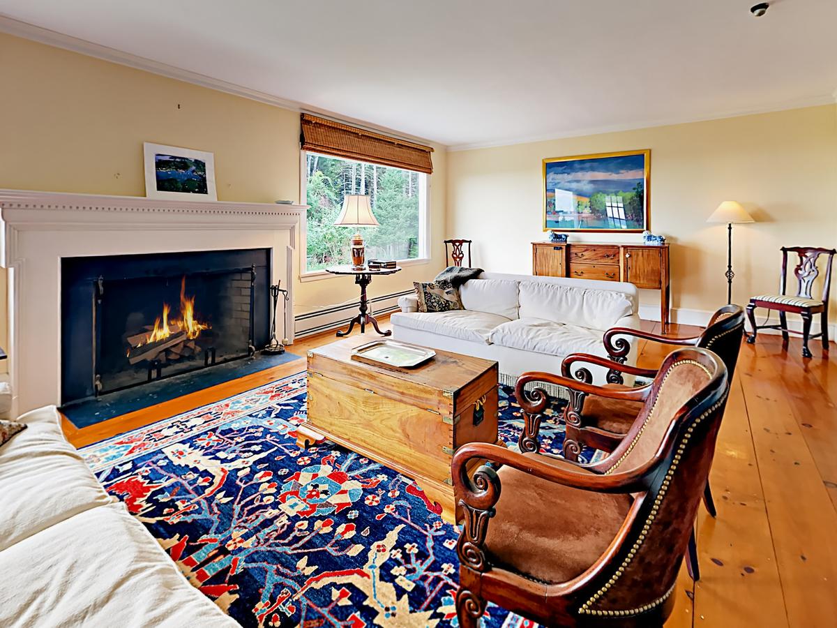 60 Middle Rd House - thumb 1