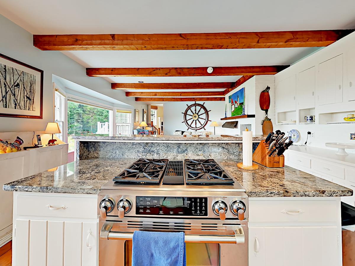 60 Middle Rd House - thumb 4