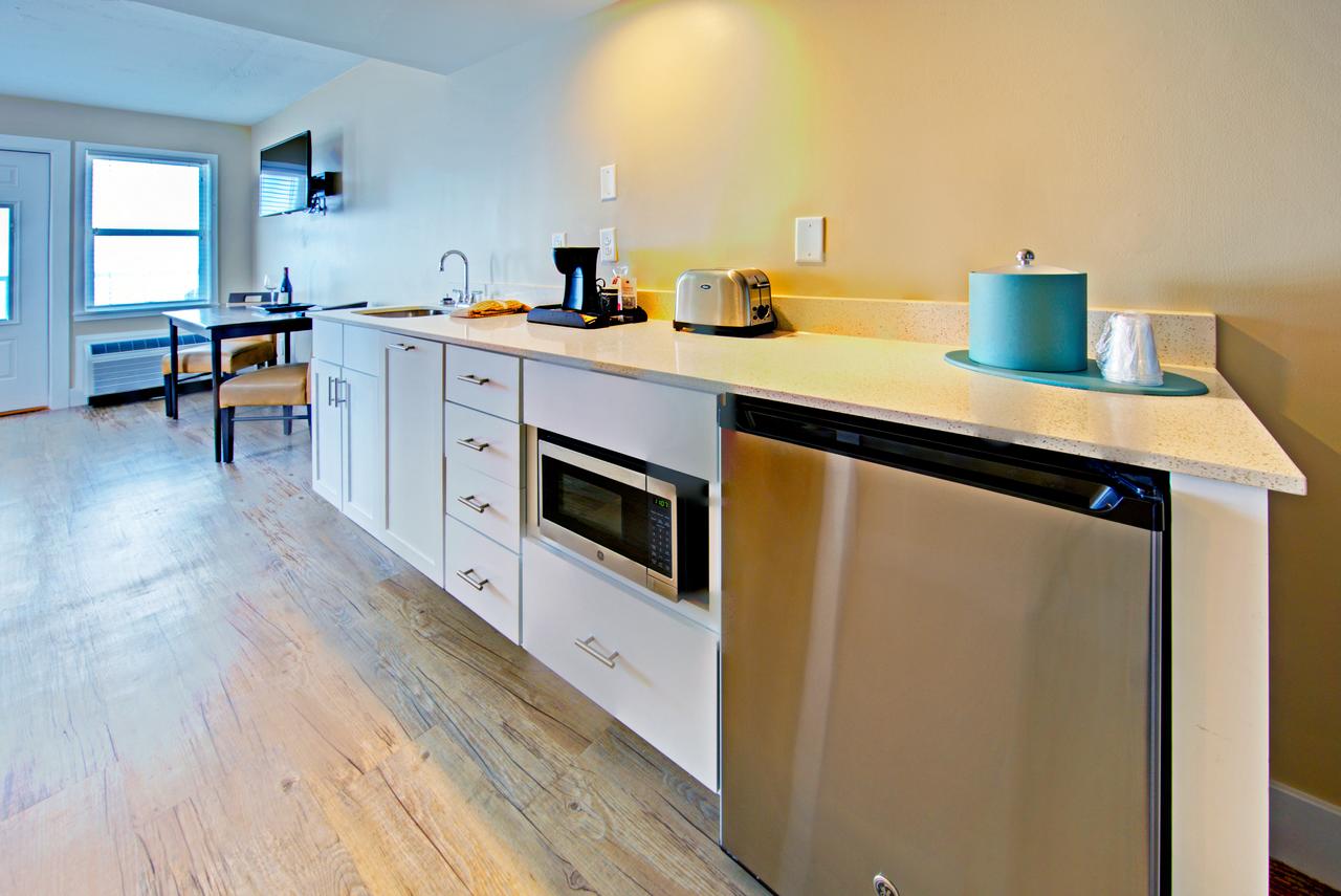 Commander Hotel & Suites - thumb 4