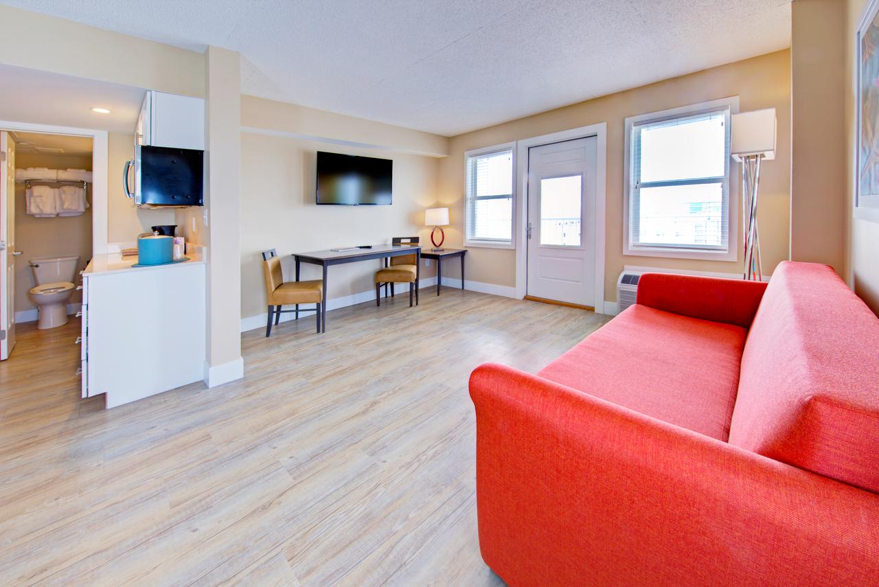 Commander Hotel & Suites - thumb 17