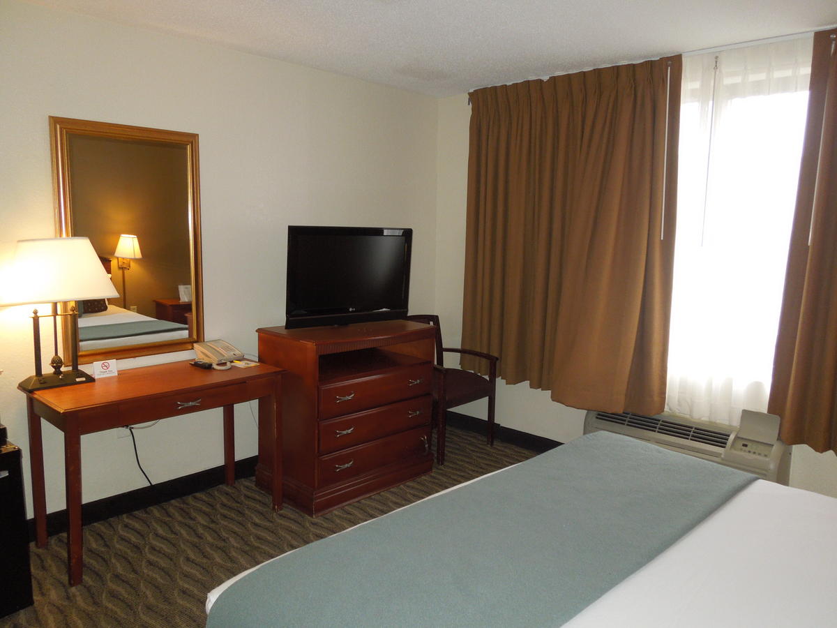 Days Inn By Wyndham Silver Spring - thumb 1